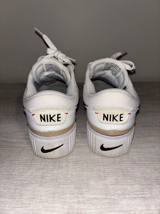 Women’s Nike Court Legacy Lift Shoes - Picture 4 of 4